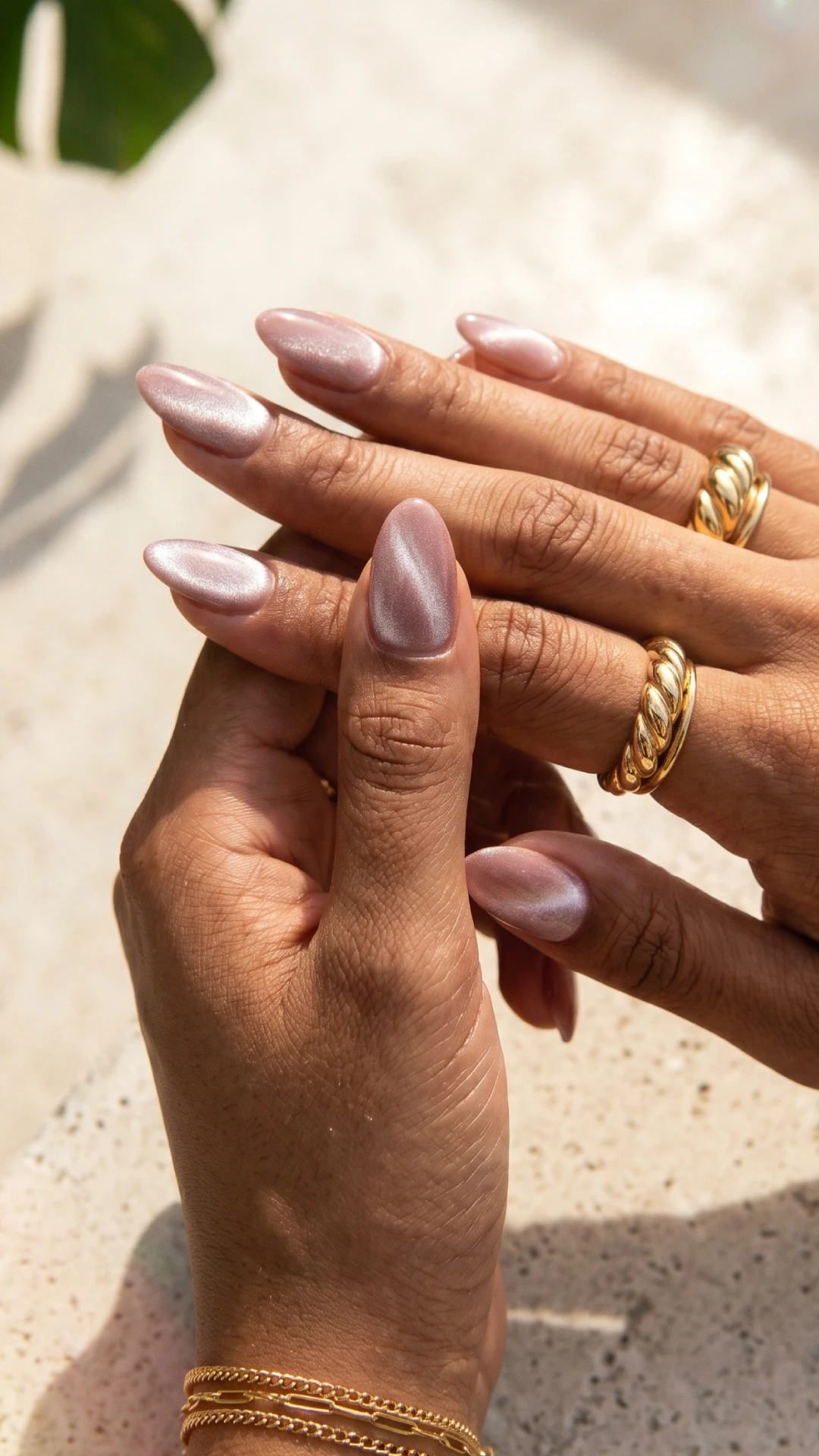Simple Cat Eye Nails Summer Design Ideas for a Glamorous Look
