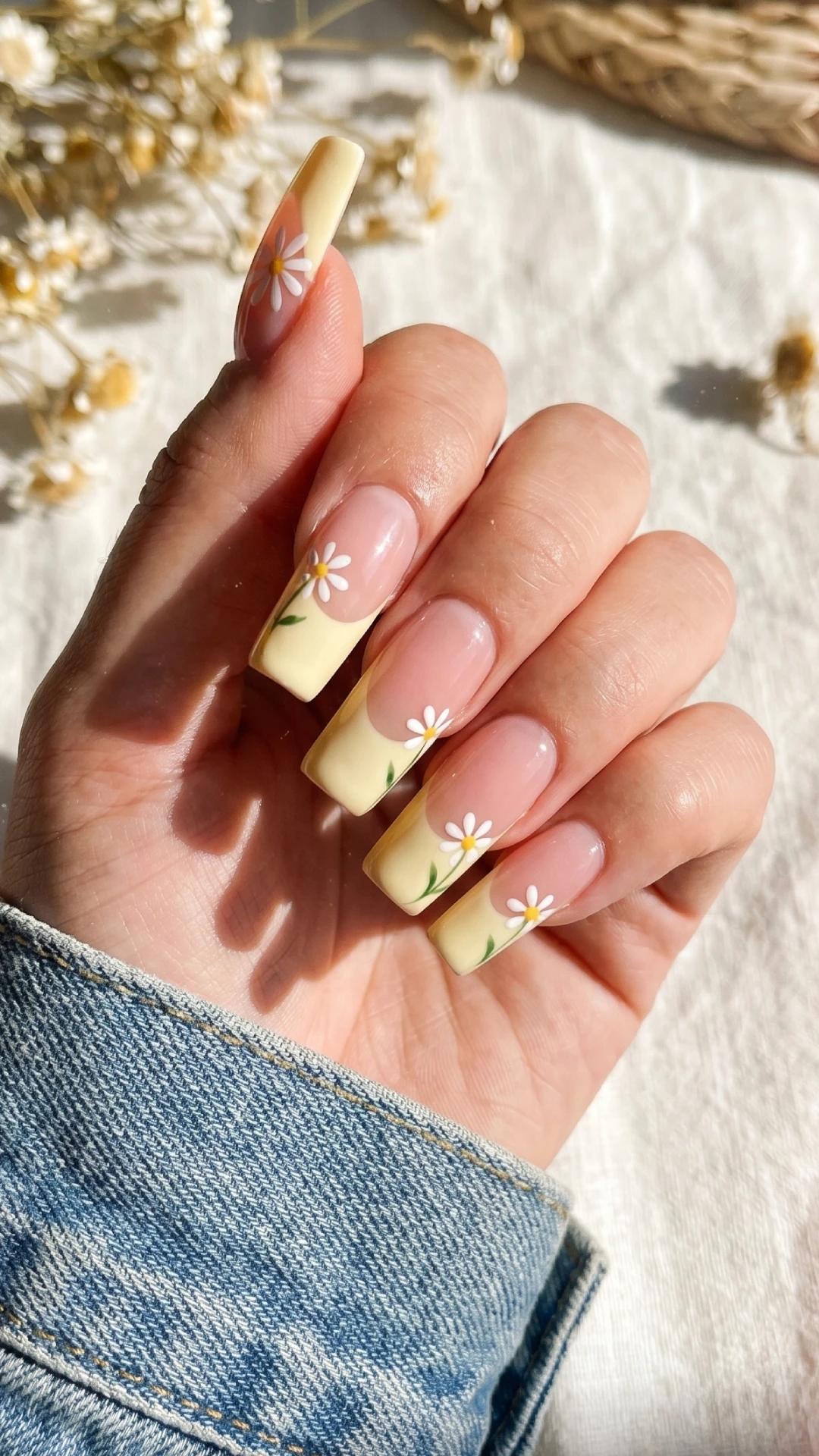 Simple French Tips Summer Nail Design Ideas for a Chic Look