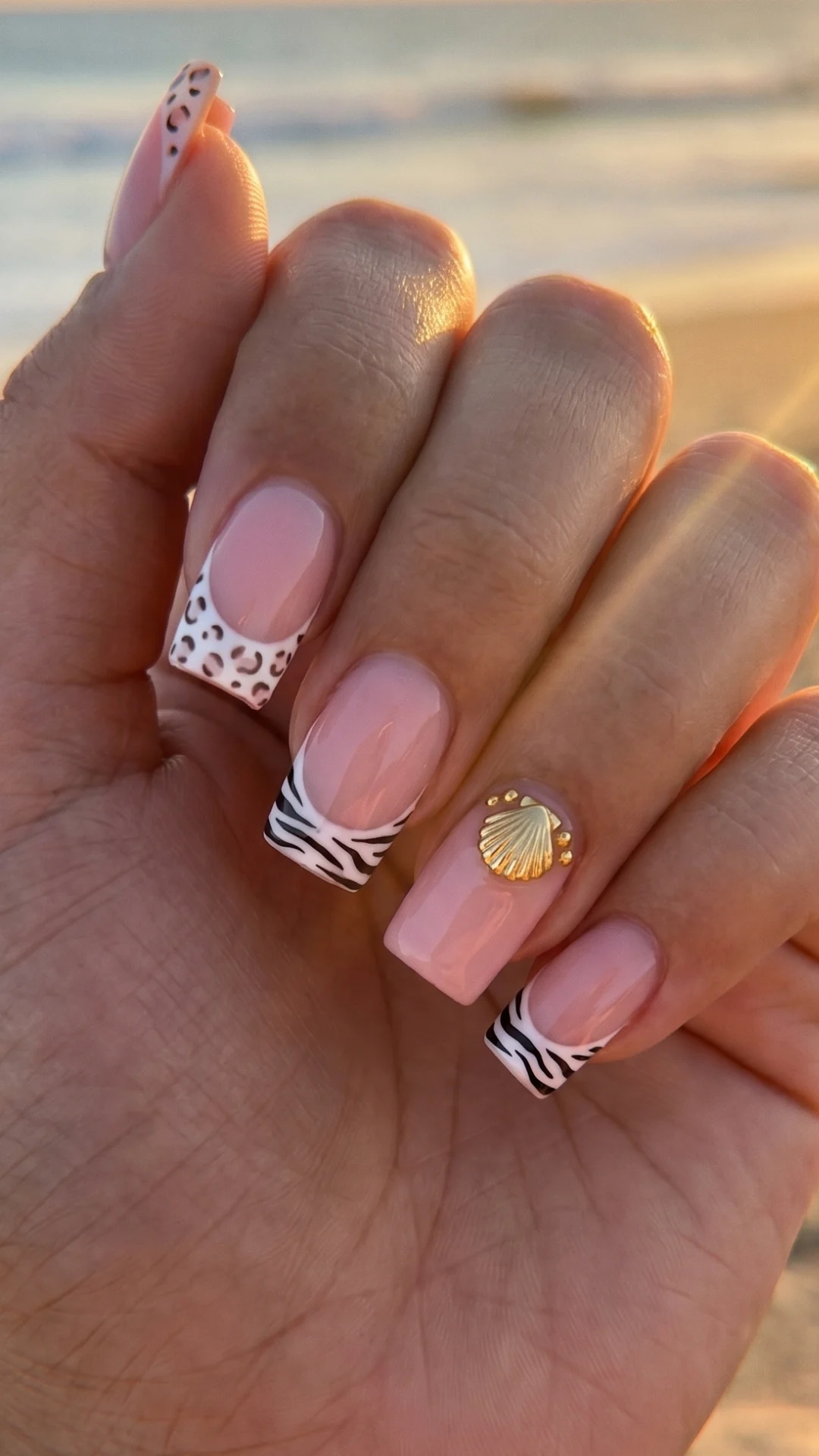 Simple Square Summer Nails Designs for a Chic Summer Look