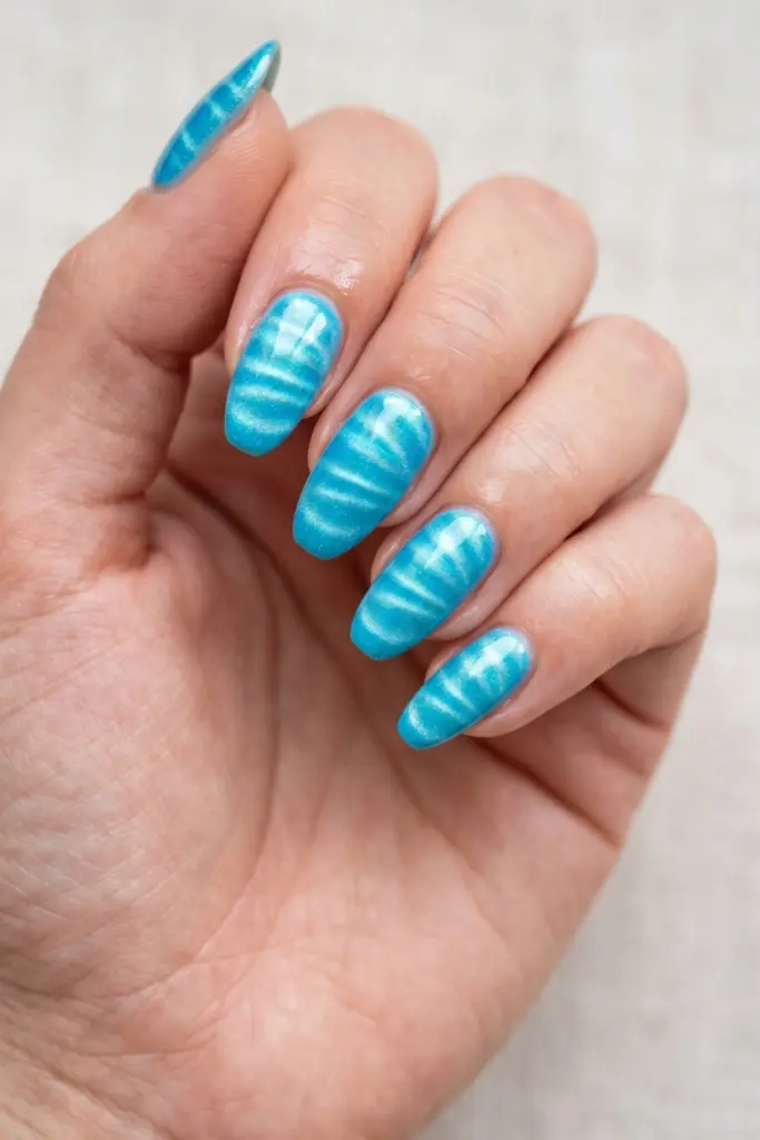 turquoise-tropical-lagoon-blue-horizontal-ripple