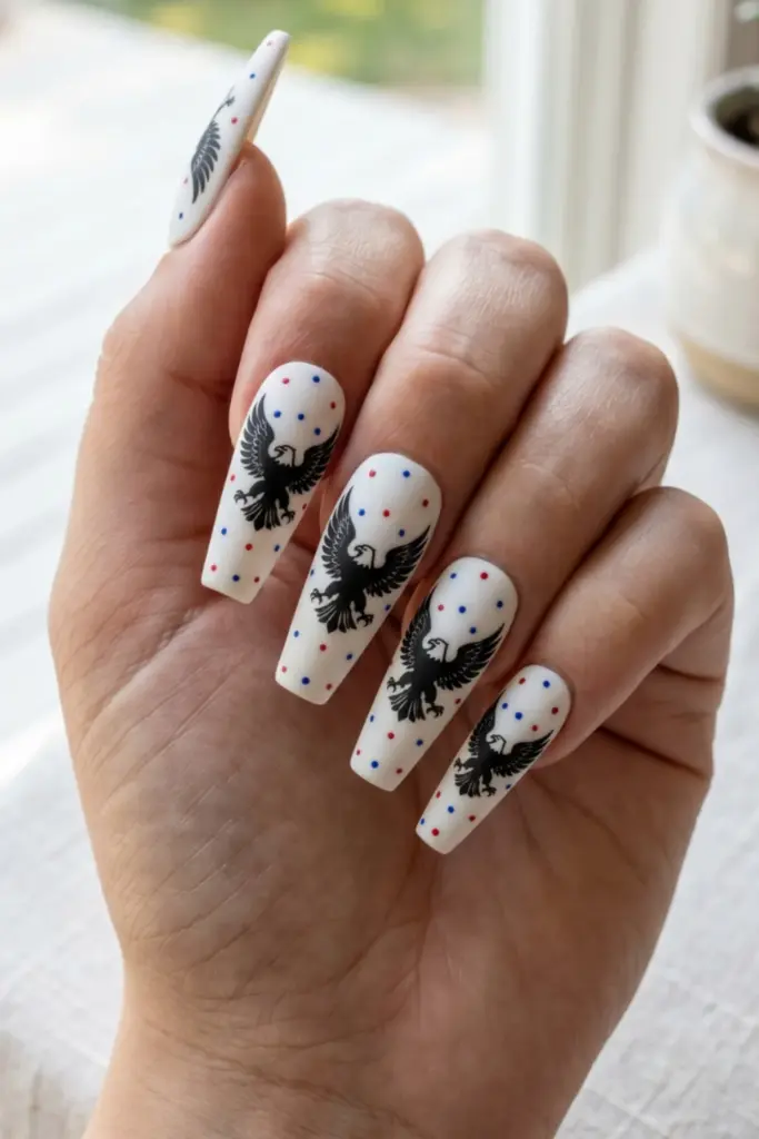 eagle-eye-easy-press-on-nail-ideas-fourth-july-weekend-designs