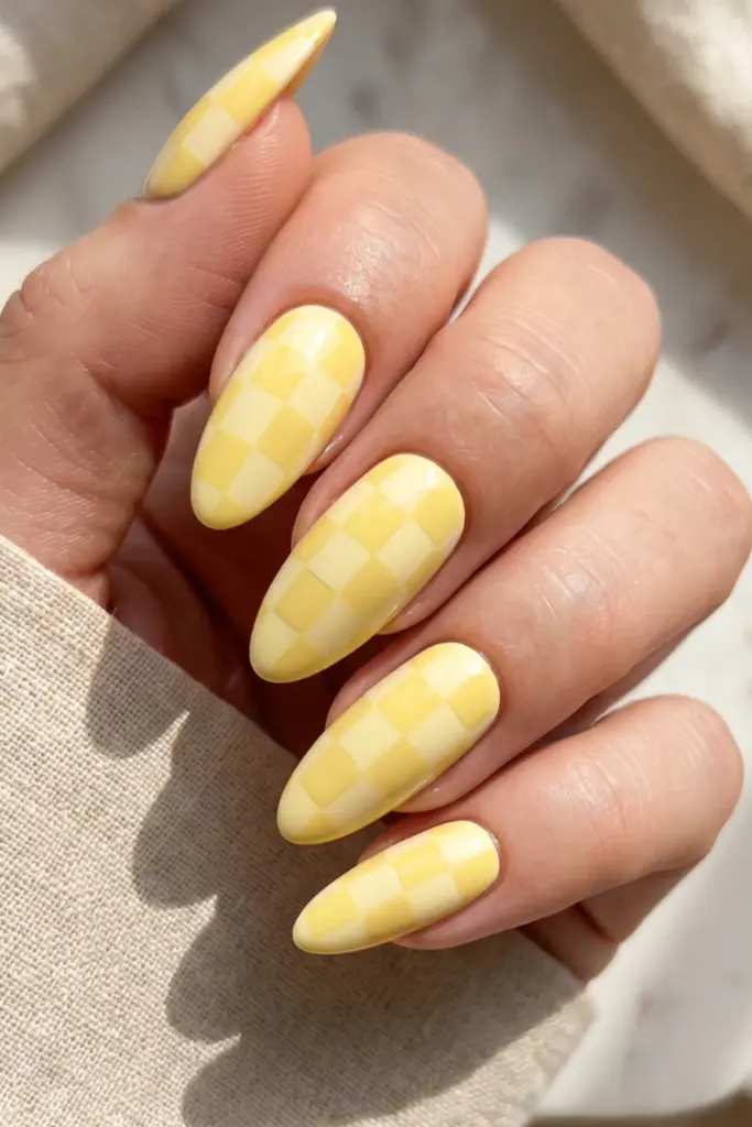 lemon-sorbet-checkered-pastel-summer-nail-design-ideas
