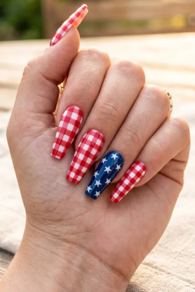 patriotic-plaid-easy-press-on-nail-ideas-fourth-july-weekend-designs
